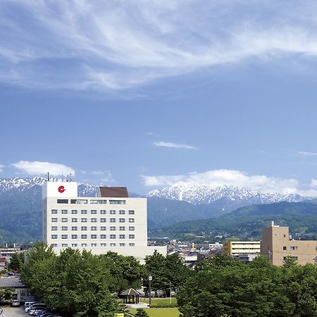 Hotel Granmirage Uozu Buitenkant foto
