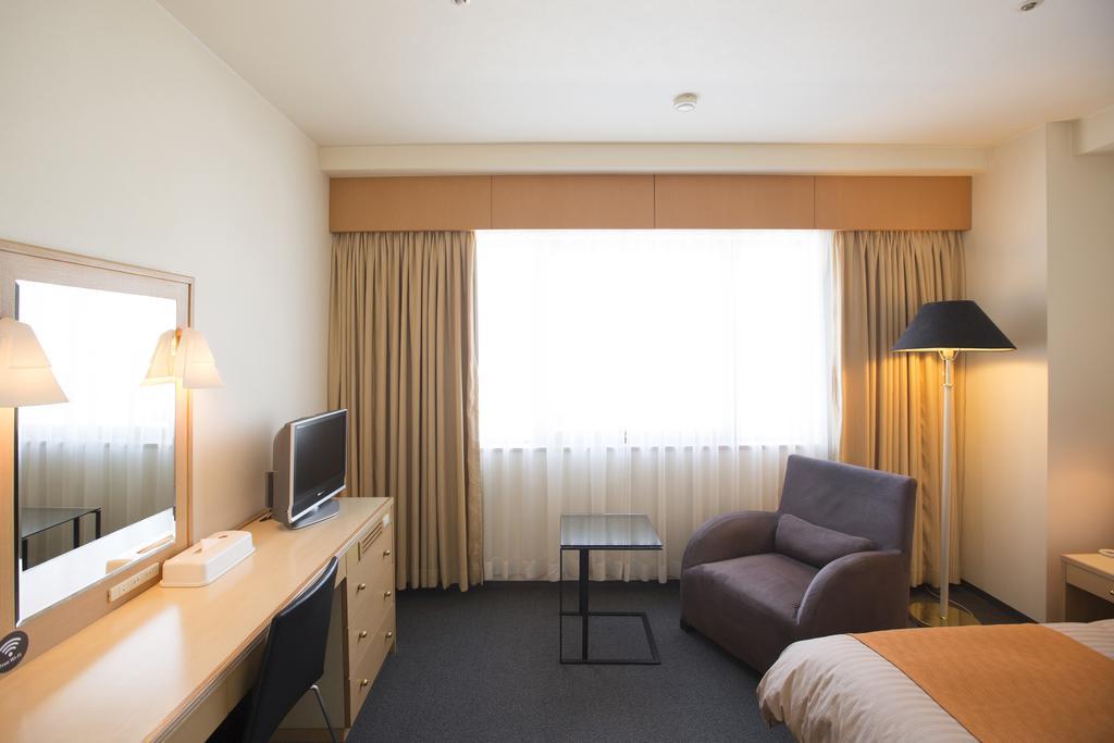 Hotel Granmirage Uozu Buitenkant foto