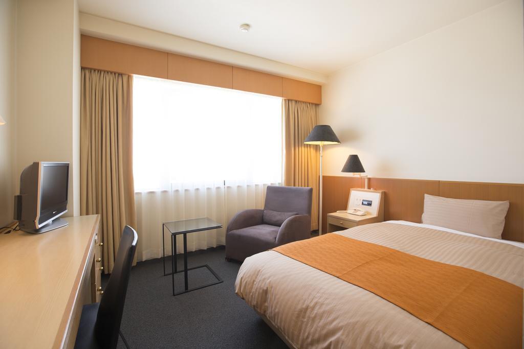 Hotel Granmirage Uozu Buitenkant foto