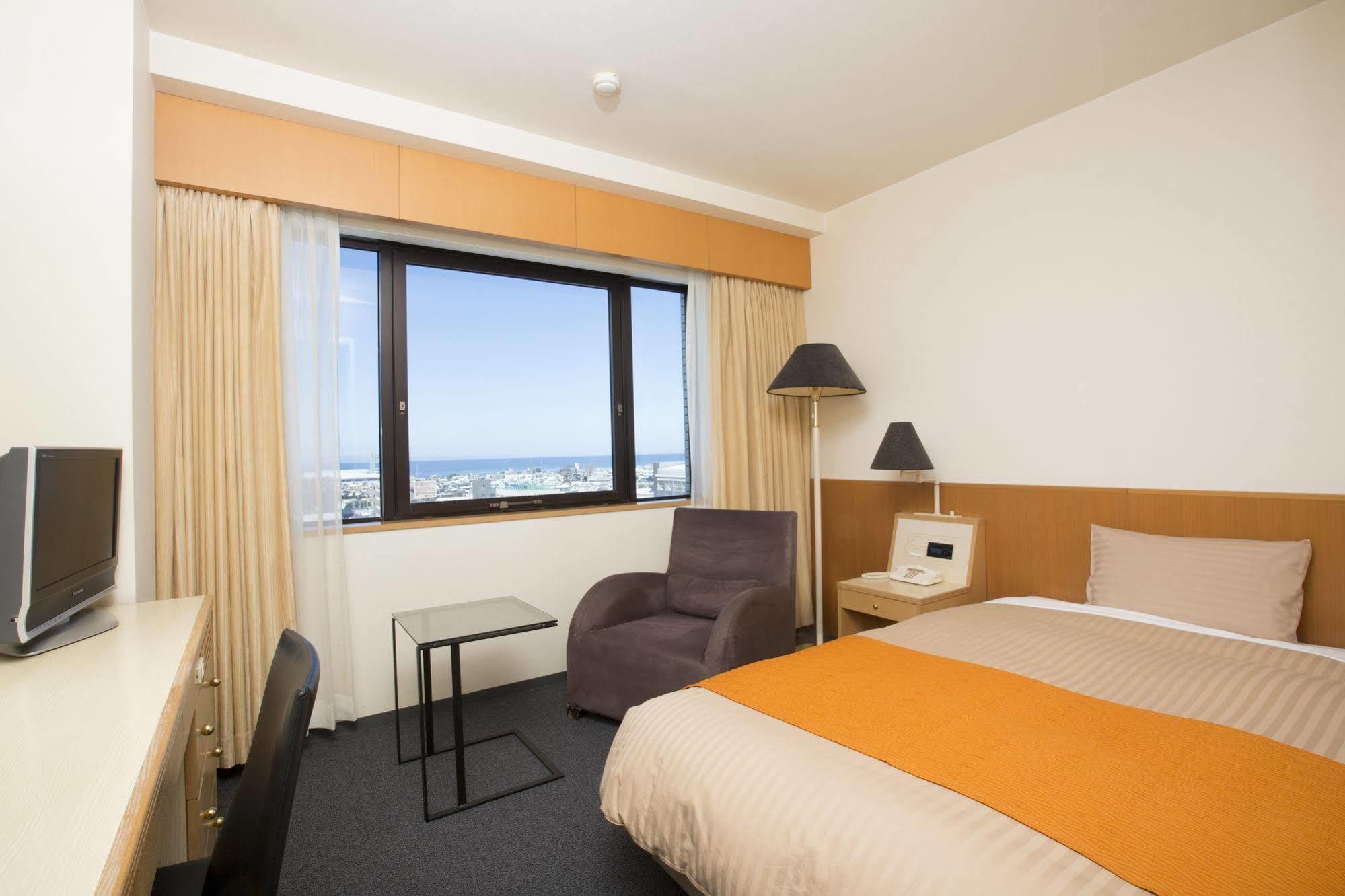 Hotel Granmirage Uozu Buitenkant foto